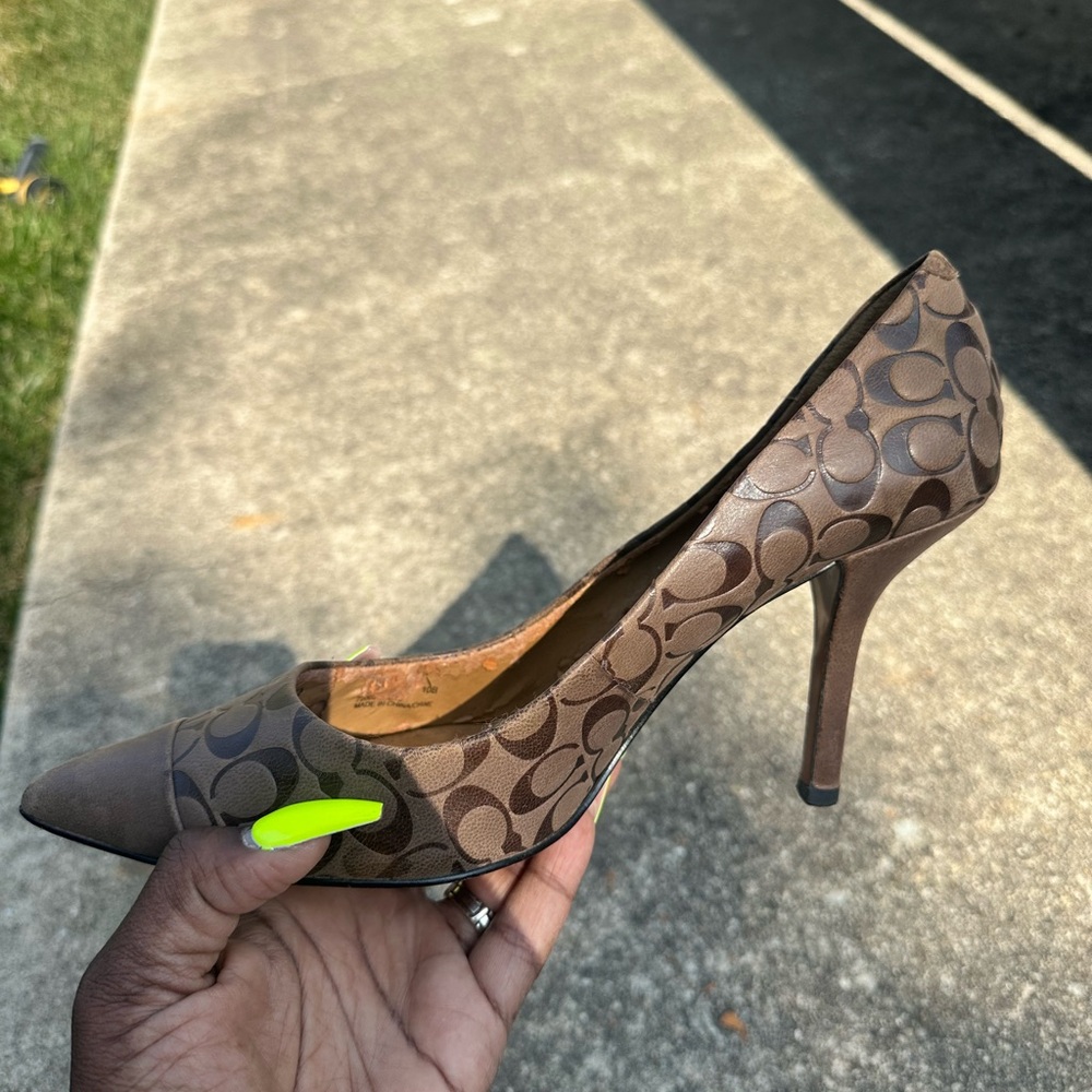 Coach Brown High-Heeled Pumps